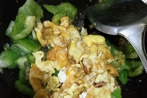 青椒炒鸡蛋的做法图解9