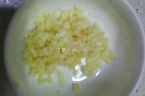 晚餐凉拌菠菜的做法图解2