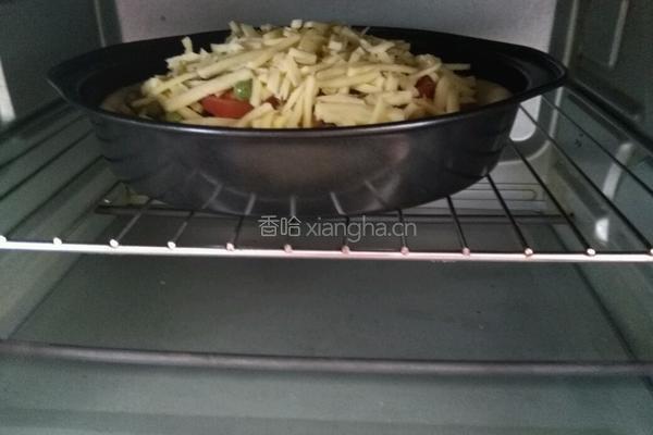 番茄酱版~培根红肠披萨〔9寸〕的做法图解22
