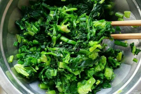 菠菜花生米的做法图解4