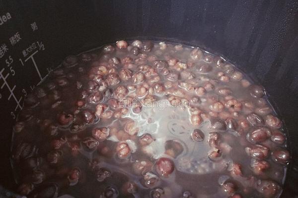 红豆薏米粥的做法图解2