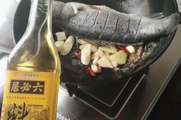 红烧海鲈鱼的做法图解6