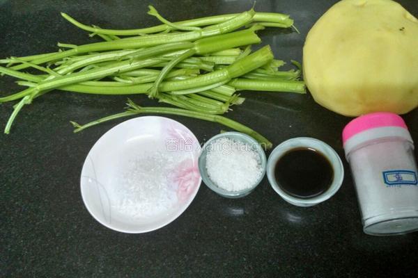 炝芹菜土豆丝的做法图解1