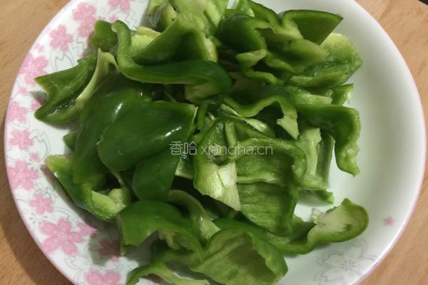 青椒炒猪心的做法图解2