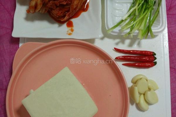 豆腐泡菜的做法图解1