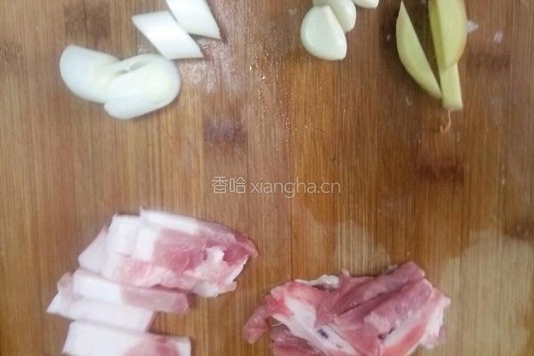 猪肉菠菜顿粉条的做法图解1