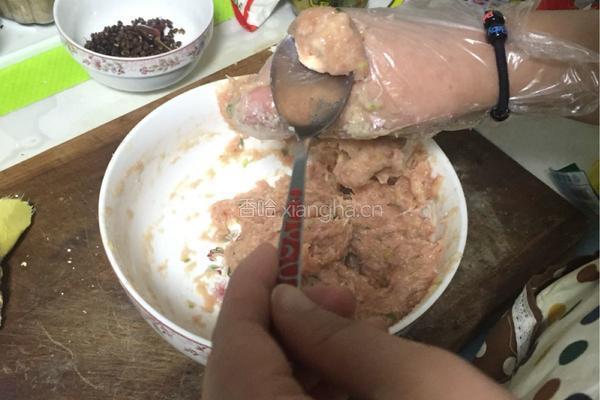 白肉圆子汤的做法图解2