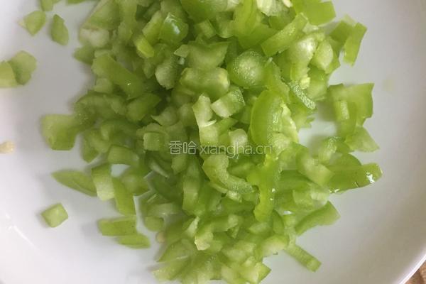 辣椒炒鸡蛋的做法图解2