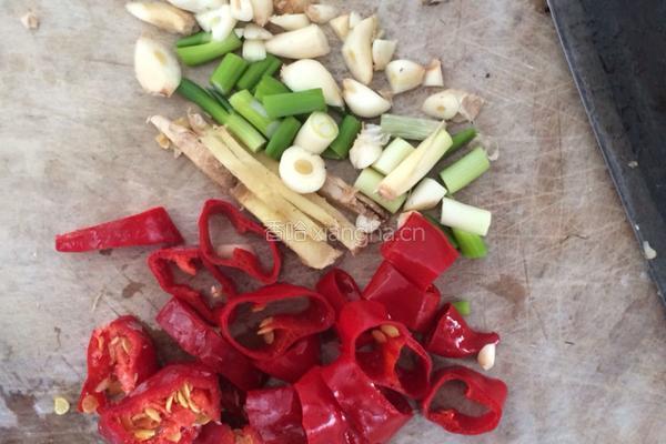 麻辣虾的做法图解1