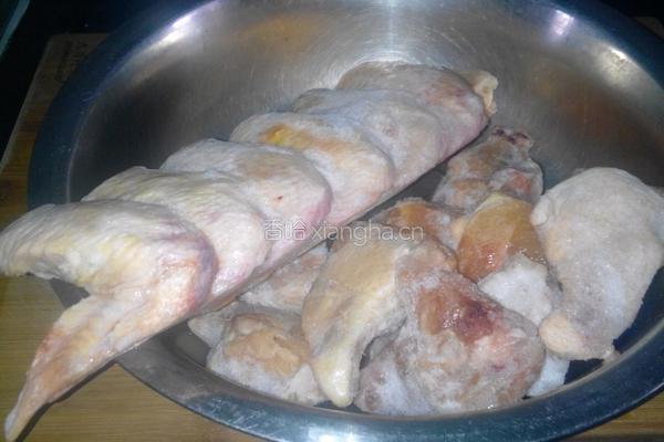 蚝油酱鸡翅的做法图解1