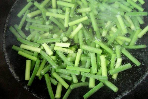 蒜苔肉丝的做法图解5