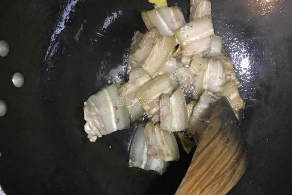五花肉炒青椒的做法图解3