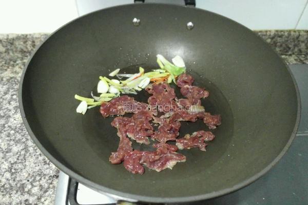 蒜苔炒牛肉的做法图解8