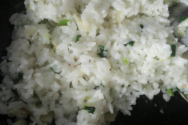 葱香蛋炒饭的做法图解8