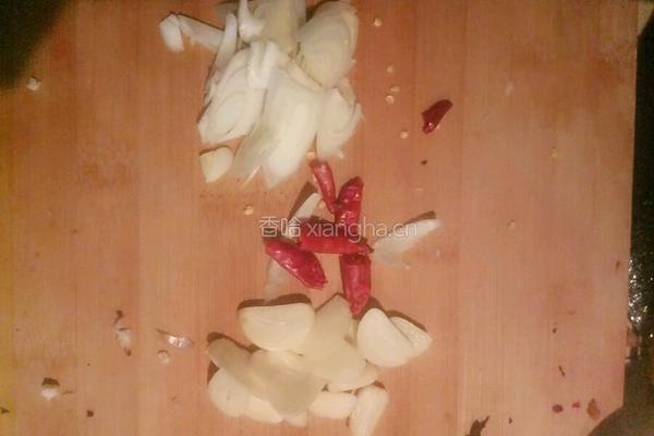 花菜炒肉的做法图解2