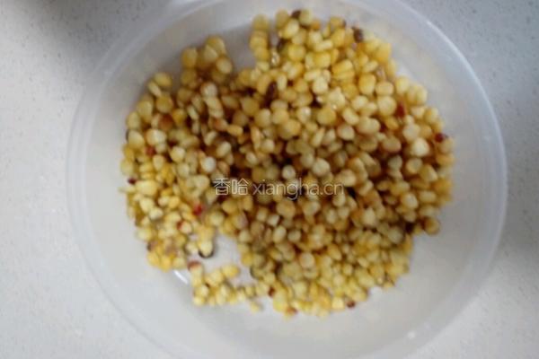 黄金玉米粒的做法图解1
