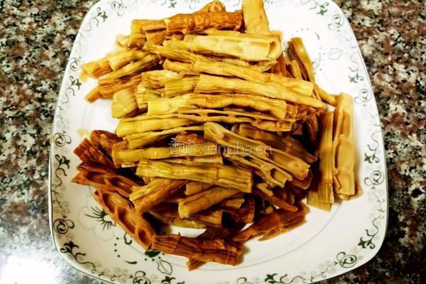 烟笋烧鸭的做法图解3