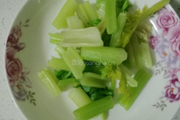 虾皮醋拌芹菜的做法图解5