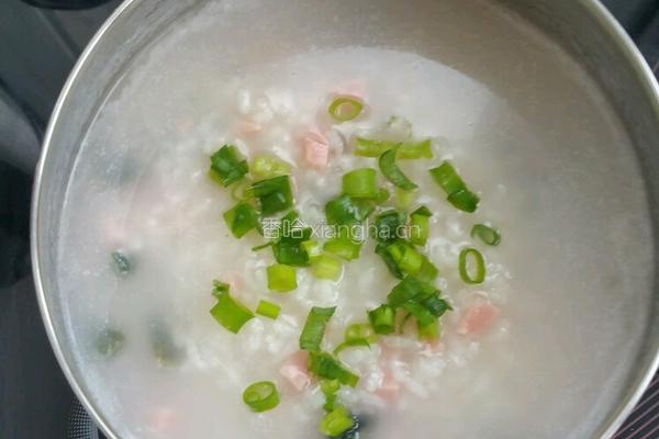 皮蛋火腿粥的做法图解7