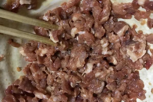 青椒肉粒炒饭的做法图解2