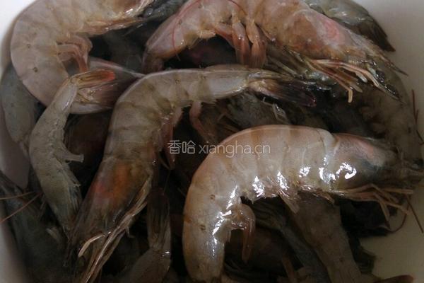 炸大虾的做法图解1