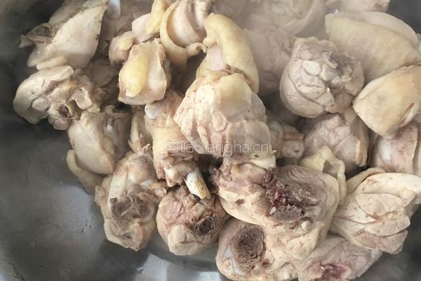 鸡腿炖香菇的做法图解3