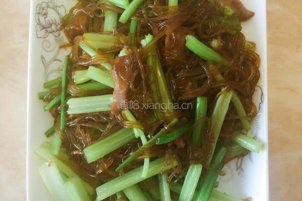 芹菜炒粉条的做法图解7