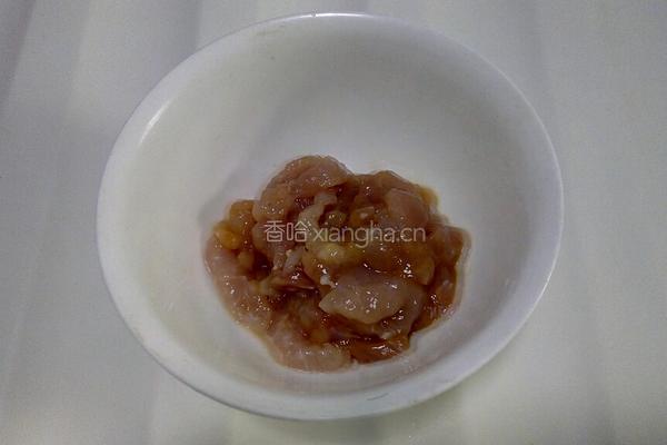 魔芋丝结蒜苔炒肉的做法图解3