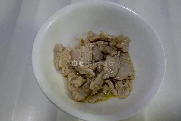 魔芋丝结蒜苔炒肉的做法图解5