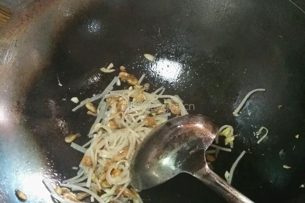 萝卜丝炒河虾的做法图解5