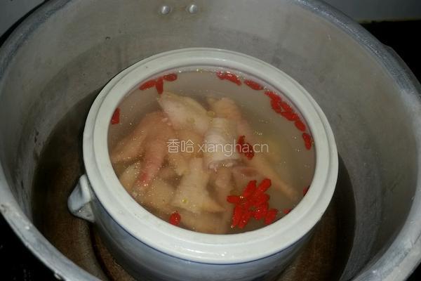 天麻鸡脚汤的做法图解3