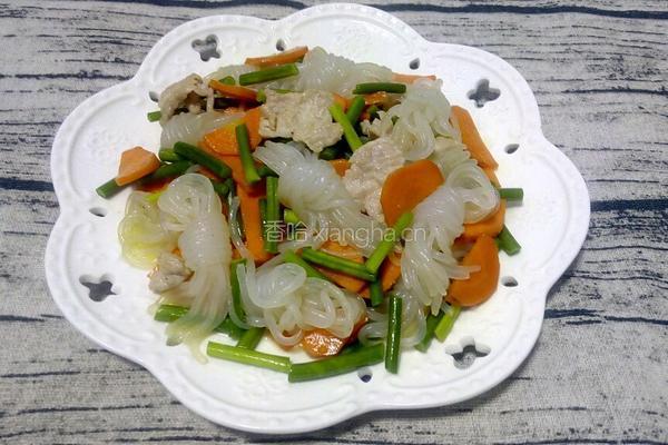 魔芋丝结蒜苔炒肉的做法图解11
