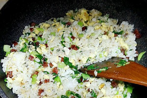 腊肠鸡蛋炒饭的做法图解10