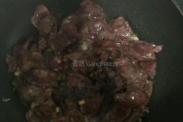 青椒炒辣香肠的做法图解7