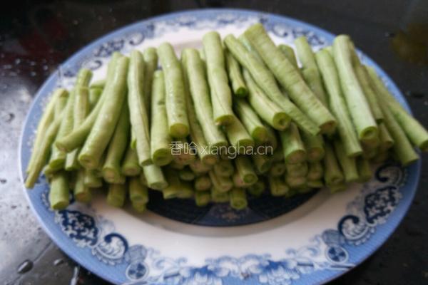 茄子豆角的做法图解1