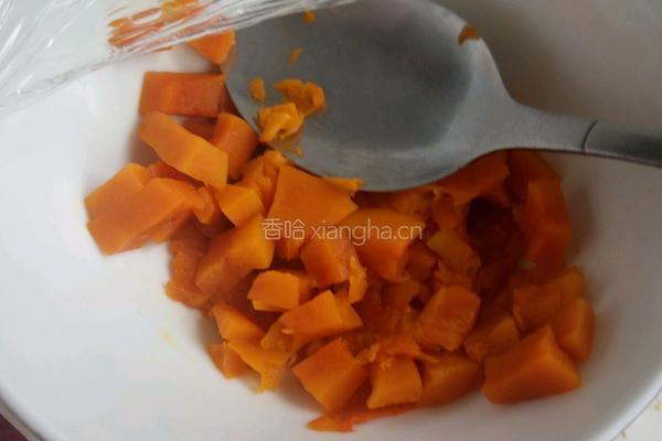 南瓜戚风蛋糕的做法图解1