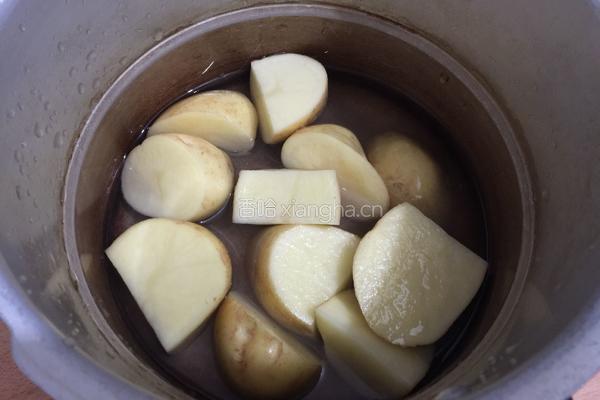 椒盐土豆饼的做法图解2