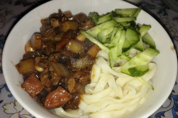 牛肉炸酱面