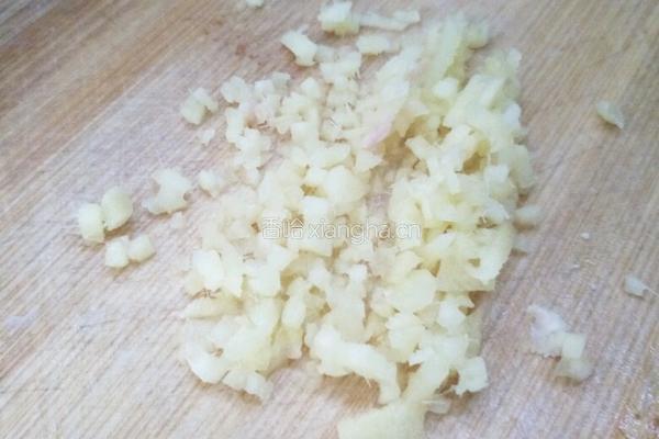 猪肉丸子的做法图解3