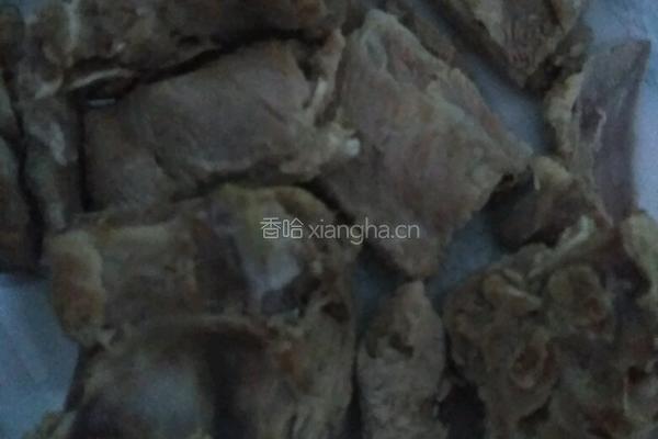 排骨萝卜汤的做法图解1