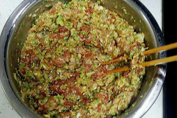 包菜油渣肉馅的做法图解15