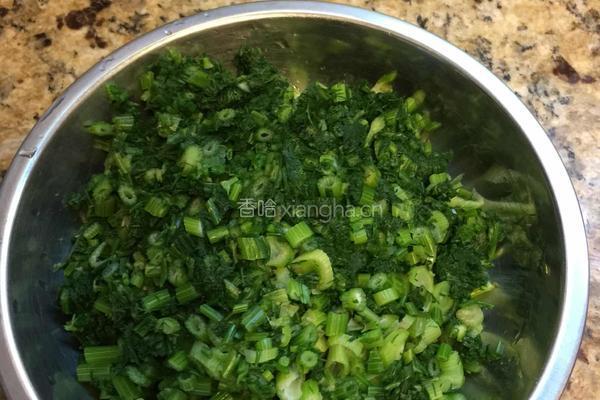松子茴香菜的做法图解1