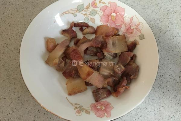 咸肉片炒白菜的做法图解3