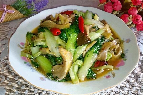 黄芽菜炒平菇的做法图解8