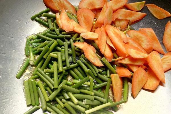 蒜苔炒腊肠的做法图解4