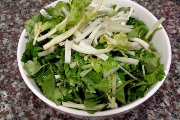 芹菜鸡蛋干的做法图解7