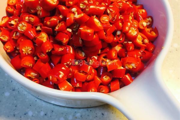 豆豉香辣牛肉酱的做法图解1
