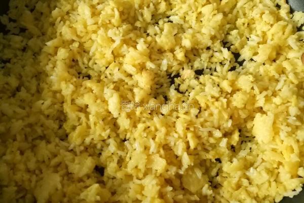 黄金炒饭的做法图解5