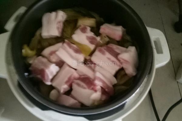 客家咸菜猪肉煲的做法图解3