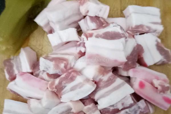 客家咸菜猪肉煲的做法图解2